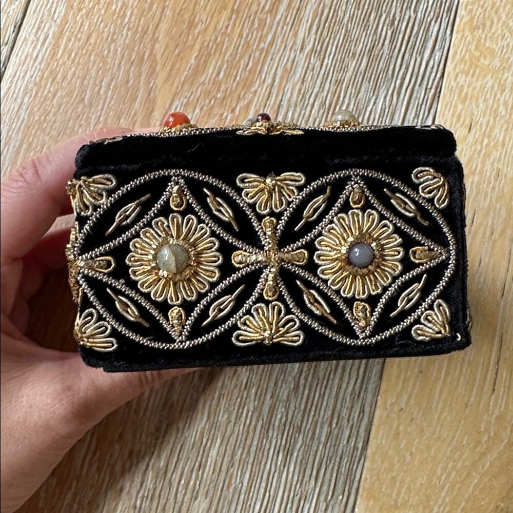 Vintage 1970s Embroidered Jewelry Box Handmade India Velvet Beaded Trinket Case - Picture 8 of 8
